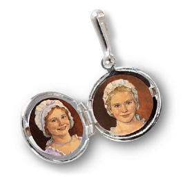 AG Felicity Locket Charm