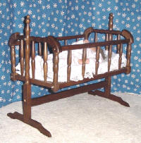 Lee Middleton Doll, baby doll cradle